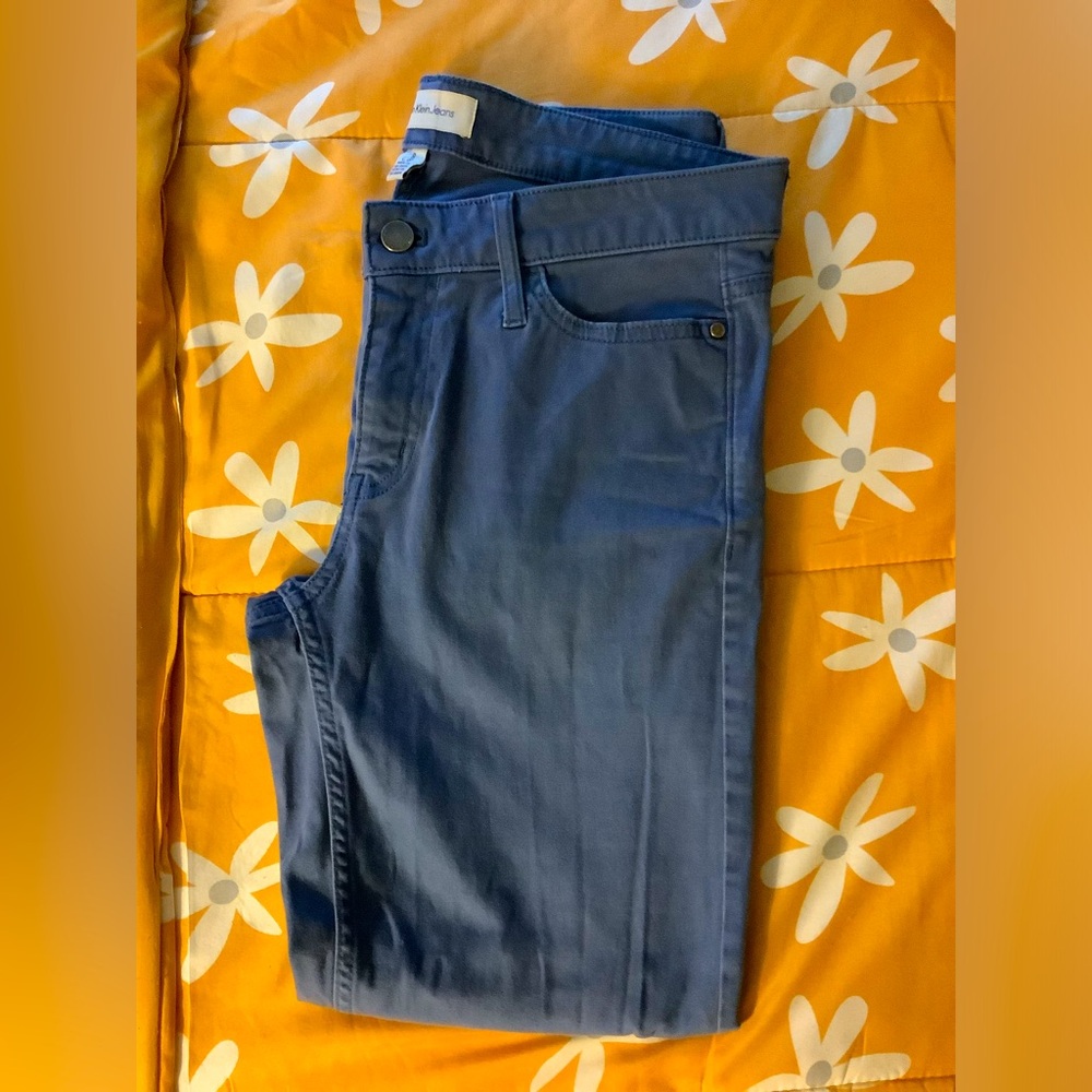 Calvin Klein Jeans - Size 8